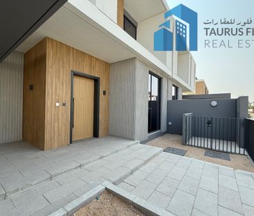 Luxury living | Big Plot size | Prime Location - Photo 5