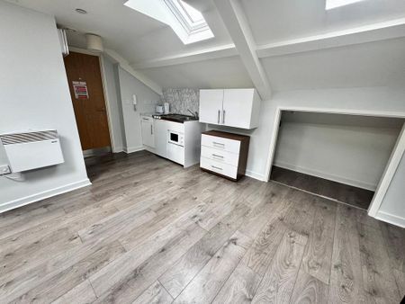 Studio to rent - Photo 2