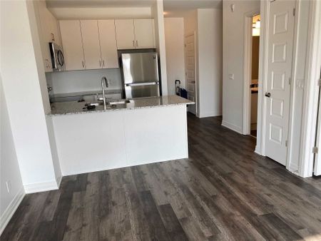 For Lease - 102 Grovewood Common Circle Unit# 226, Oakville, Ontario - Photo 5