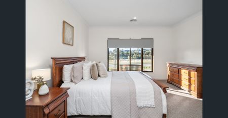 Beautiful, as new Family Home - Photo 5