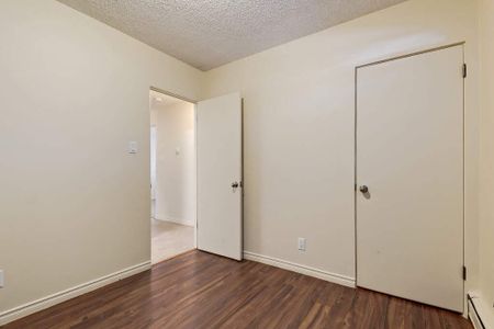 2 Bedroom - Photo 5