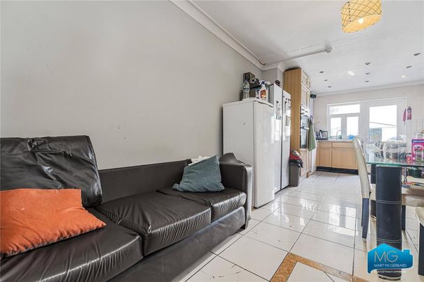 4 bedroom terraced house to rent - Photo 1