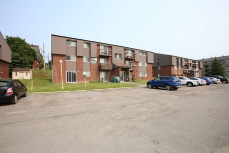 201 · 2e étage - Photo 4