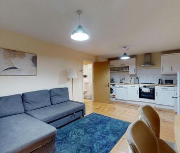 2 bedroom flat to rent - Photo 2