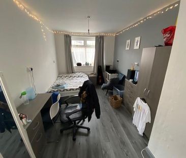 5 bedroom private hall to rent - Photo 2