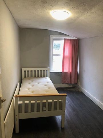 3 bedroom terraced house to rent - Photo 4