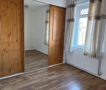 2 bedroom ground floor flat to rent - Photo 4