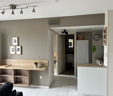 Location Appartement 2 pièces 40m² AIX EN PROVENCE 90ème - Photo 3