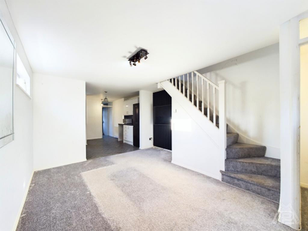 2 bedroom end of terrace house to rent - Photo 4