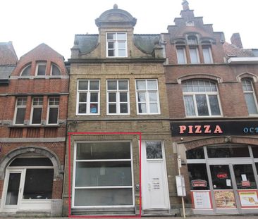 INSTAPKLAAR GELIJKVLOERS APPARTEMENT IN CENTRUM IEPER MET APARTE SL... - Photo 3