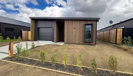 CROMWELL - 4 BEDROOMS - Photo 2