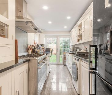 2 bedroom semi-detached house to rent - Photo 6