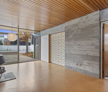 One Bedroom Heritage Apartment City West (Downstairs) with Garage - Photo 5