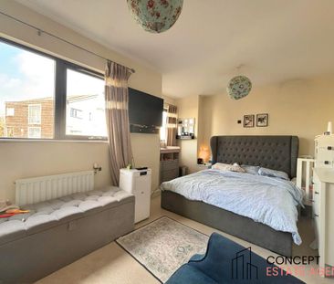 4 bedroom terraced house to rent - Photo 3