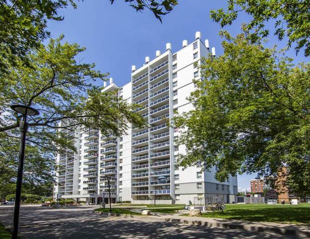 Lakewood Apartments I | 1257 Lakeshore Road, East, Mississauga - Photo 1