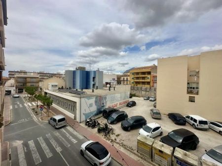 Apartamento de alquiler en Pueblo - Urbanizaciones - Photo 2