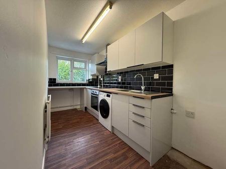 Charles Knott Gardens, SO15 - Photo 2