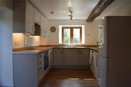 3 bedroom detached house to rent - Photo 5