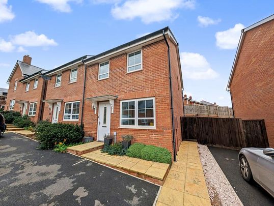 3 bedroom semi-detached house to rent - Photo 1