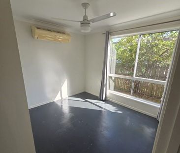 Modern 2 Bedroom Apartment - Photo 1