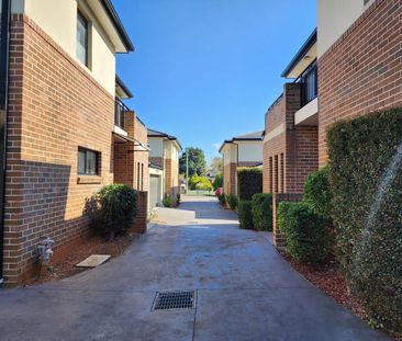 Near new full brick 3 bedrooms Villa - Photo 1