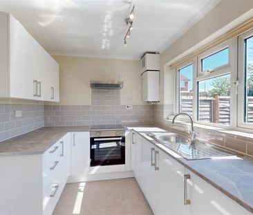 2 bedroom semi-detached house to rent - Photo 4