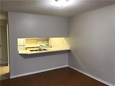For Lease - 12 Laurelcrest Street Unit# 303, Brampton, Ontario - Photo 4