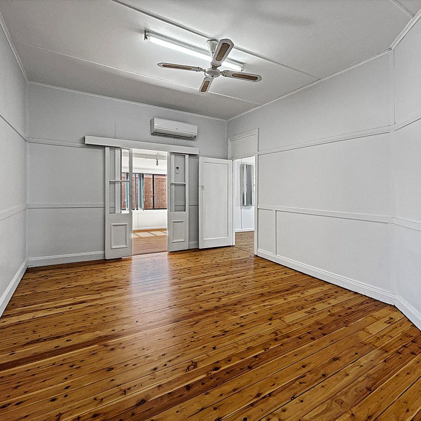 4 Bedroom Home Including Water - Photo 1