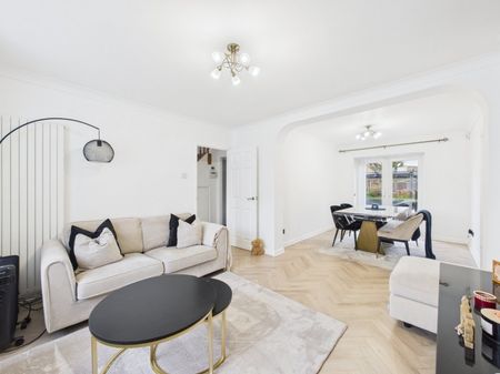 Carew Road, Ashford, Surrey,TW15 - Photo 4