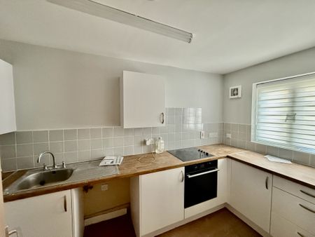 Two storey semi detached home on Selkirk Street, Derby. Offered unfurnished and available now. Features 3 bedrooms 1 bathroom, parking and garden access. Family friendly, EPC TBC. Council Tax Band A. Contact Property Options to view. - Photo 5