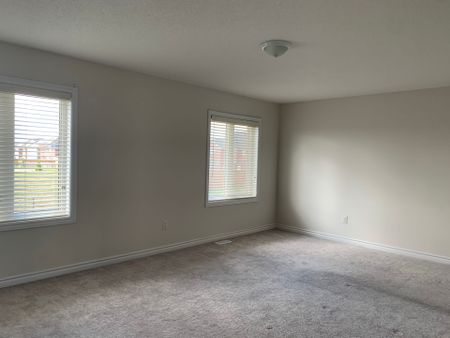 For Lease - 97 Redmond Crescent, Springwater, Ontario - Photo 5