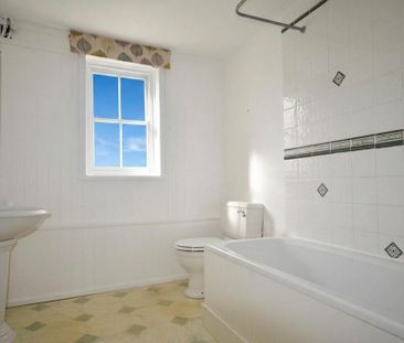 4 bedroom terraced house to rent - Photo 5