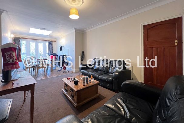 4 Bedroom Semi-Detached House for rent in Becketts Park Drive - Photo 1