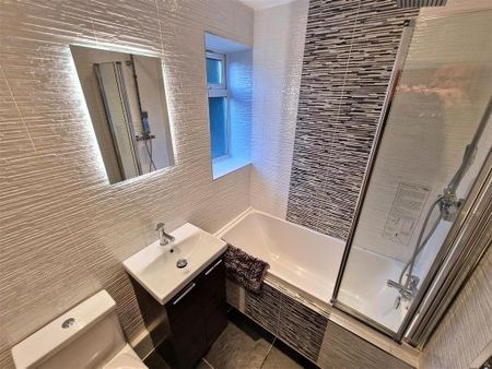 3 bedroom apartment to rent - Photo 5