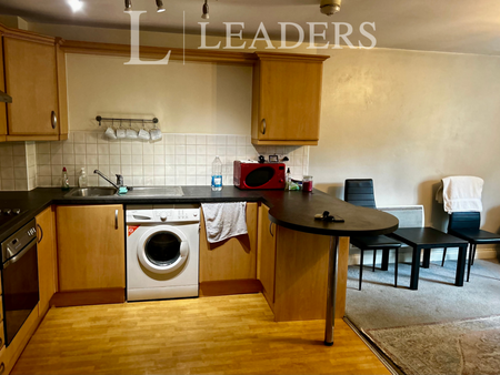 2 bedroom flat to rent - Photo 4