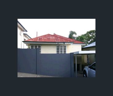 26 Newmarket Road, Windsor, Qld 4030 - Photo 2