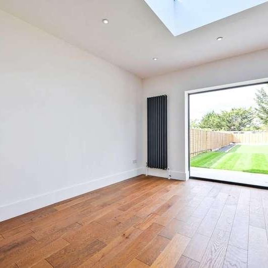 Farm Way, Worcester, KT4 - Photo 1