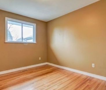 For Lease - 46 Miller Road Unit# Upper, Oakville, Ontario - Photo 2
