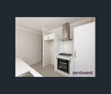 Stylish Home with Easy Care Living - Photo 2