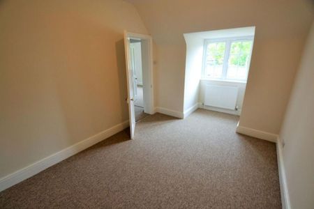 3 bedroom semi-detached house to rent - Photo 3