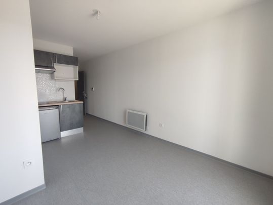 Location Appartement 1 pièce 18m² NIMES 30000 - Photo 1