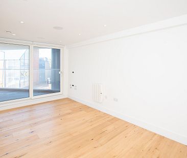Available unfurnished from 17/07/2026 - Photo 2