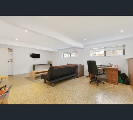 29 Ara Street, Camp Hill, Qld 4152 - Photo 2