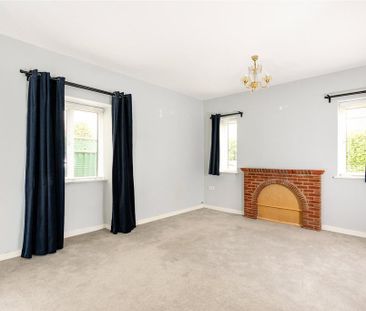 3 bedroom detached house to rent - Photo 2