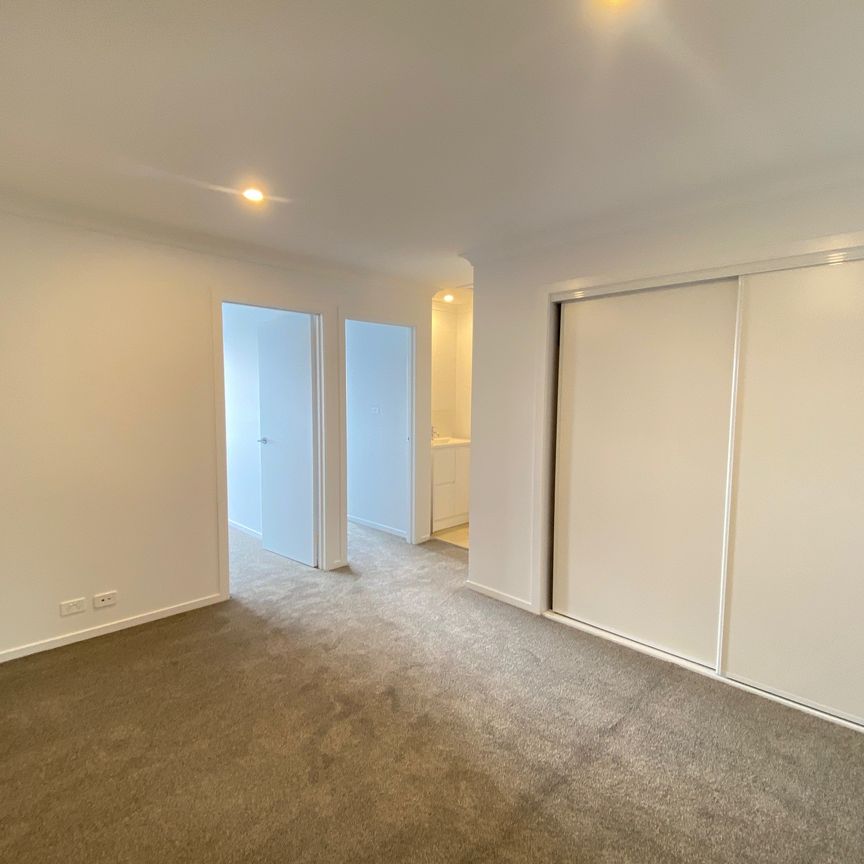 25 Saltbush Parade, Tralee NSW 2620 - Townhouse For Rent | Domain - Photo 1