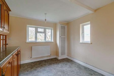 Smallholdings, Clockhouse Lane, Ashford, Surrey, TW15 - Photo 2