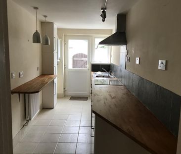2 bedroom terraced house to rent - Photo 4
