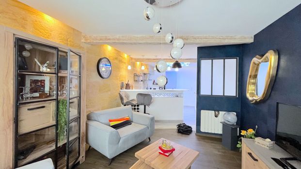 A LOUER APPARTEMENT ATYPIQUE AUX VOLUMES GÉNÉREUX - SECTEUR BORDEAUX VICTOIRE - Photo 1