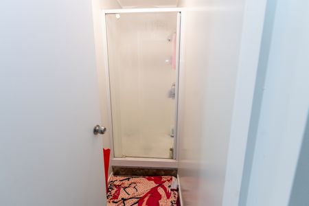 Prime Location! Spacious 4-Bed Flat with Parking - Photo 5