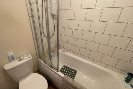 Cromer Road - Photo 4